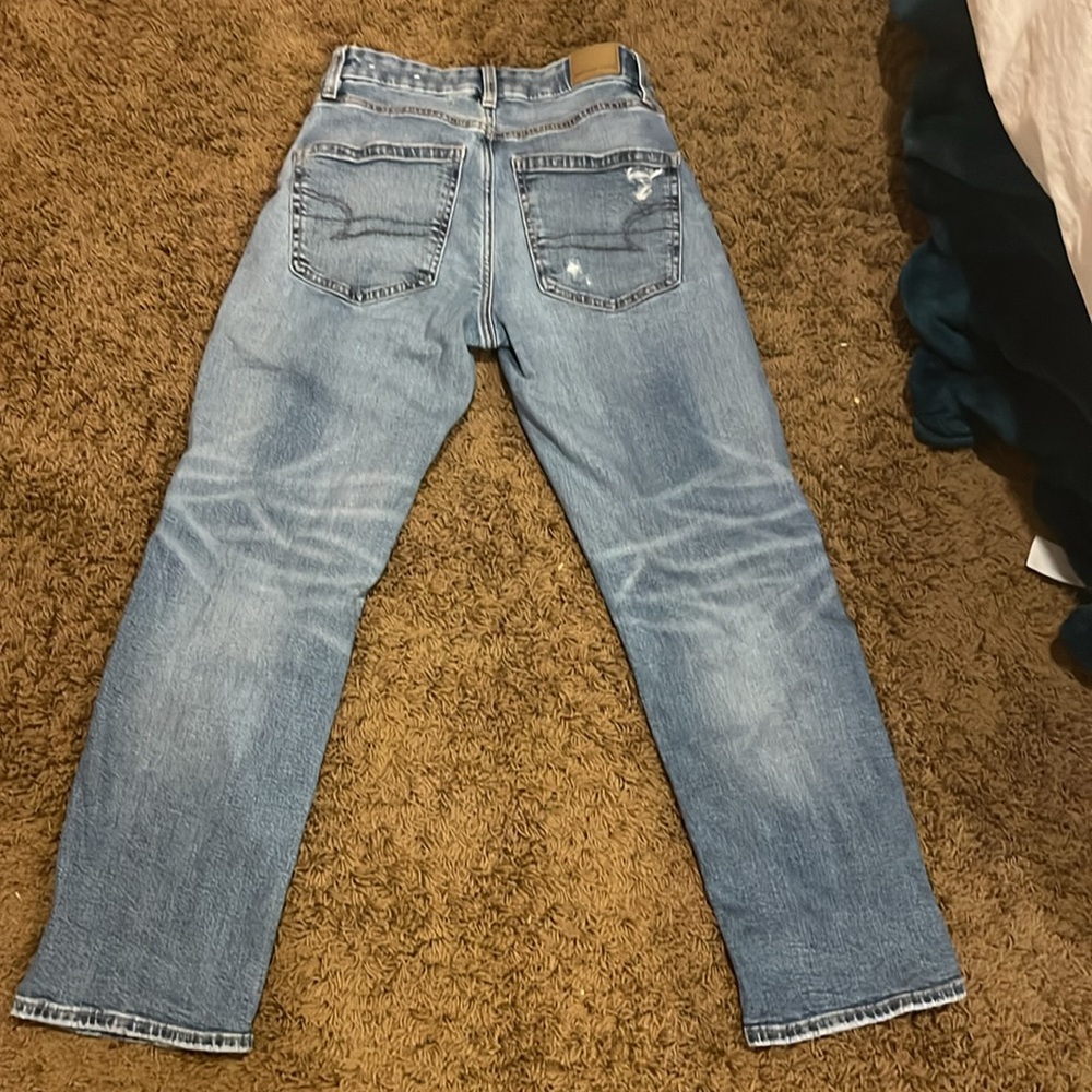 American eagle blue jeans, ripped straight leg, size 2 short (good if your 5’0) - Picture 2 of 5